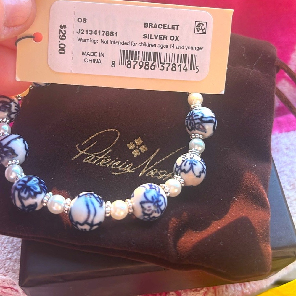 Patricia Nash Floral Blue and Cream Beaded Bracelet,NWT - Picture 2 of 4